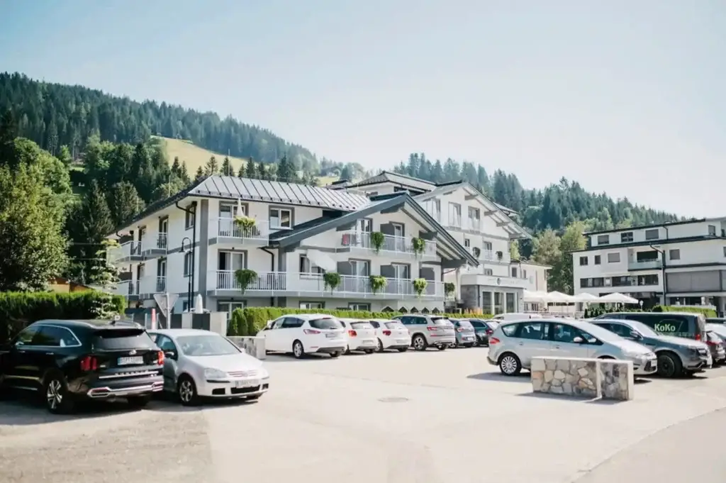 Hotel Brückenwirt in Altenmarkt im Pongau mit Wellnessoase, Hallenbad, Fitnessraum und Kinderspielzimmer, ideal für Wander‑ und Skiurlaub im Salzburger Land.