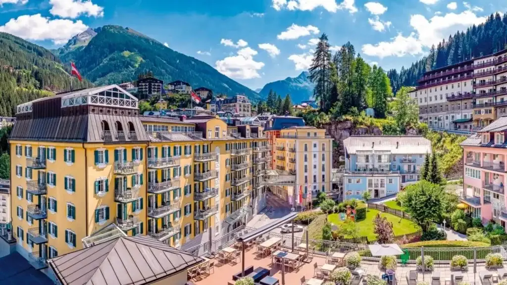 Familienfreundliches Komforthotel in Bad Gastein nahe der Stubnerkogelbahn, ideal für Ausflüge zur Hängebrücke und zum Rundwanderweg am Hochplateau.