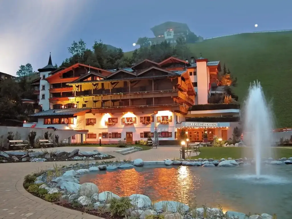 NECTRAVELDEALS-Österreich-Tirol-Berghof-Crystal Spa & Sports