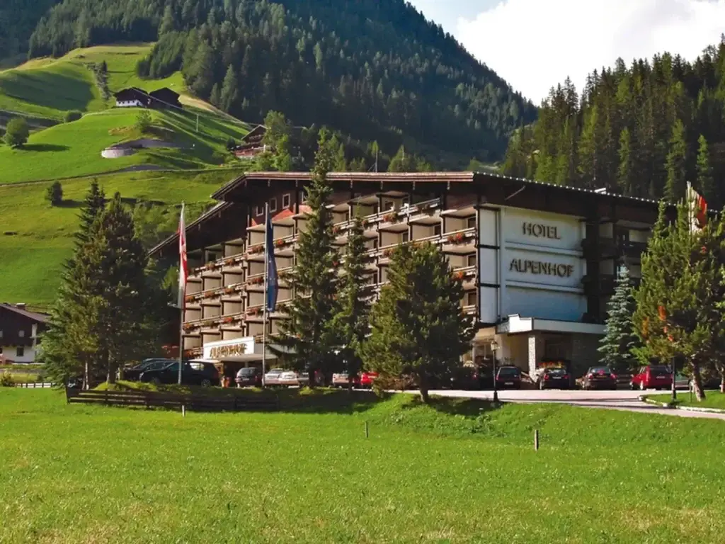 Hotel Alpenhof in St. Jakob im Defereggental – Familienfreundliches Hotel im Nationalpark Hohe Tauern für Ruhe- & Aktivurlaub