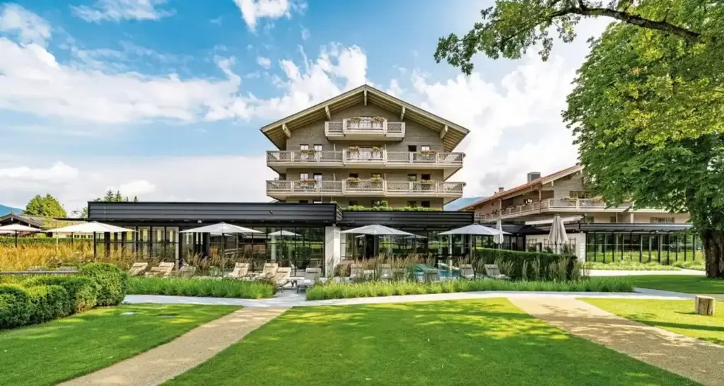 Parkhotel Egerner Höfe am Tegernsee – luxuriöse Wellness‑ und Naturoase in den bayerischen Voralpen mit 5000‑Quadratmeter‑Hotelpark