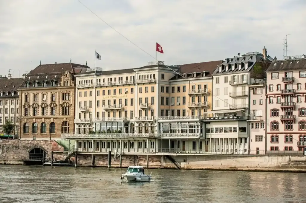 NECTRAVELDELUXE-Schweiz-Grand Hotel Les Trois Rois
