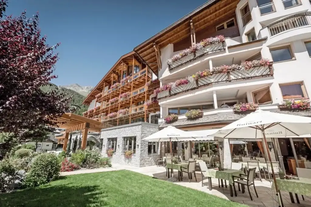 NECTRAVELDELUXE-Tirol-Das Central - Alpine. Luxury. Life.