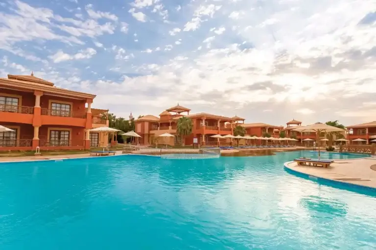 Pickalbatros Alf Leila Wa Leila Resort – Neverland Hurghada, orientalische Resort-Anlage mit perfektem Service, vielfältiger Küche und umfangreichem Freizeitangebot am Roten Meer.