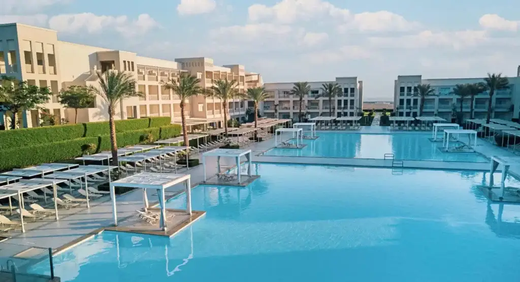 JAZ Aquaviva – luxuriöse Hotelanlage in Ägypten mit Aquapark, über 50 Wasserrutschen und Urlaubserlebnissen für alle Altersklassen