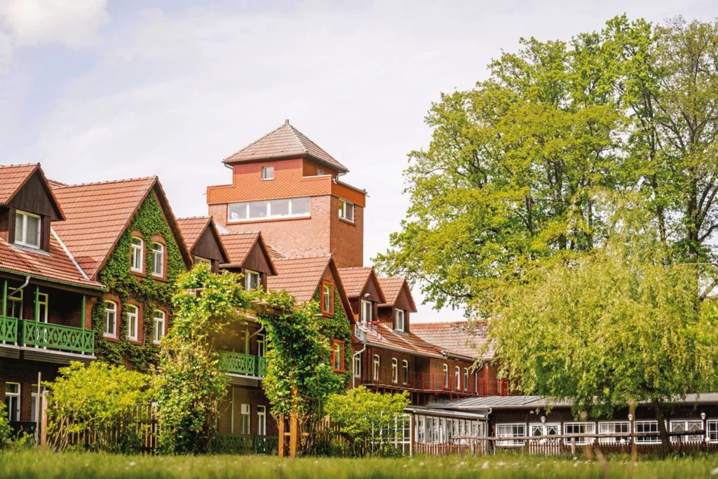 Waldhotel Eiche im Spreewald – Naturhotel in Alleinlage zwischen Wiesen, Wasser und Wald nahe Tropical Islands