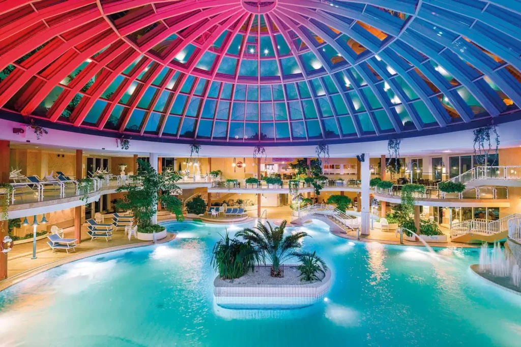 The Ocean’s Timmendorfer Strand – modernes Hotel nur 100 m vom 7 km langen Sandstrand entfernt, ideal für entspannte Urlaubstage an der Ostsee.