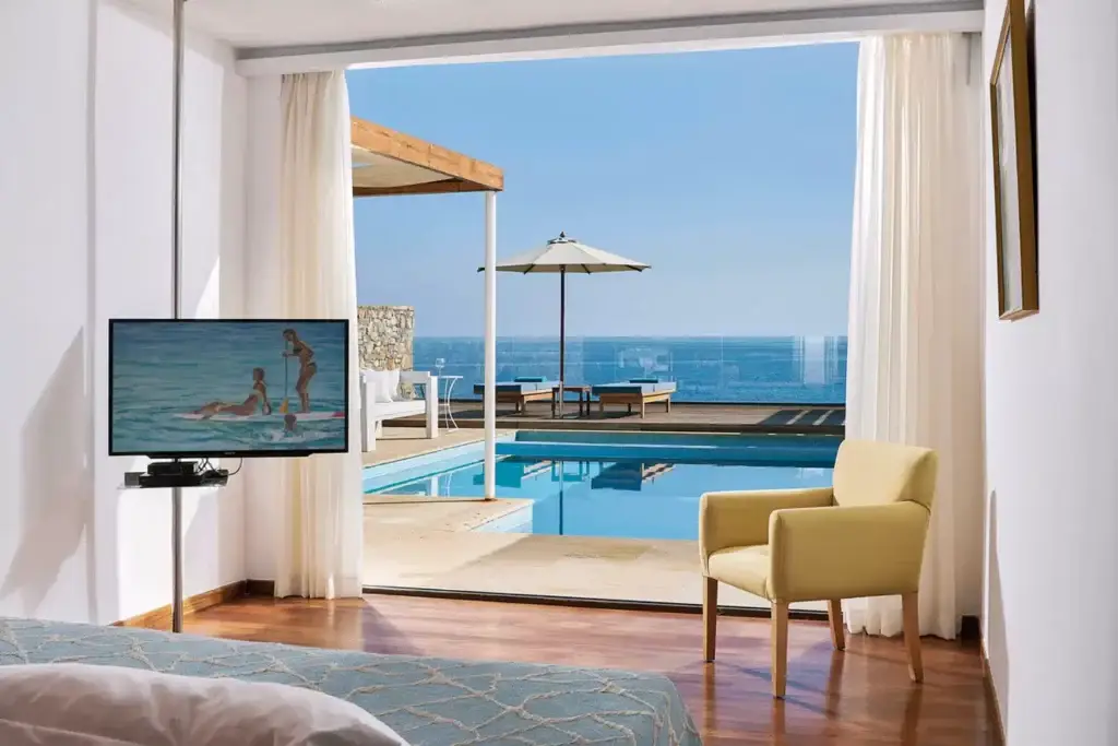 St. Nicolas Bay Resort Hotel & Villas – luxuriöses Badehotel auf Kreta mit sonnenverwöhntem Sandstrand und herzlichem Service.