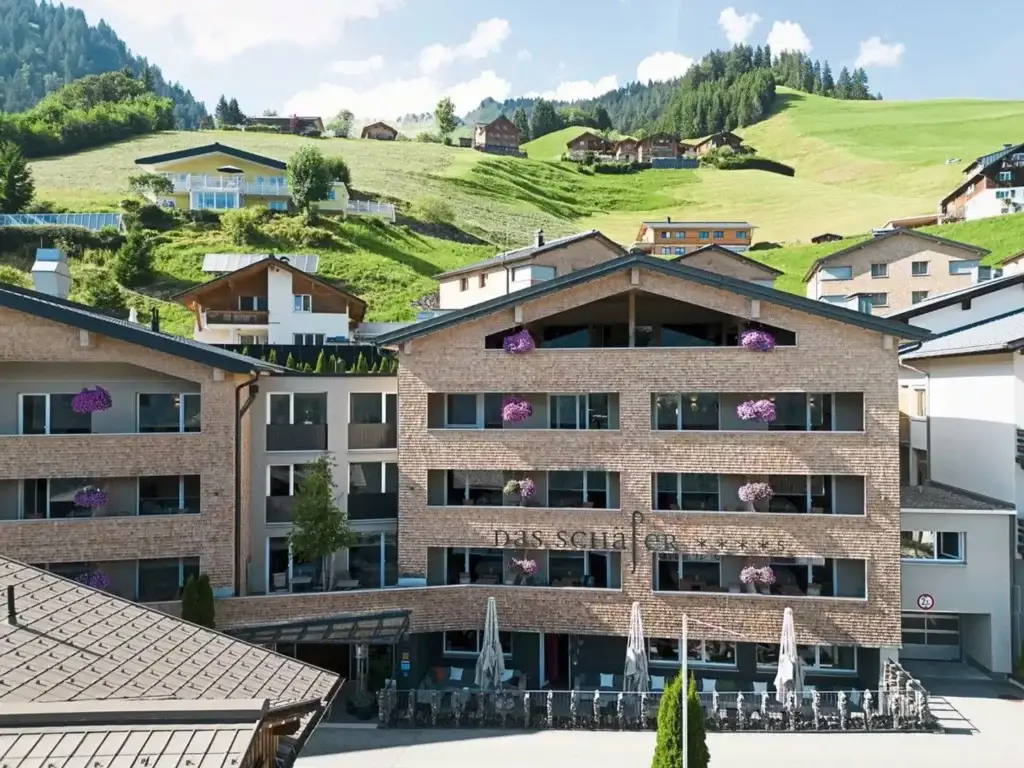DAS SCHÄFER – Adults Only Wellnesshotel im Biosphärenpark Großes Walsertal mit BergSpa, Gipfelblick und alpiner Ruhe für erholsame Auszeiten.