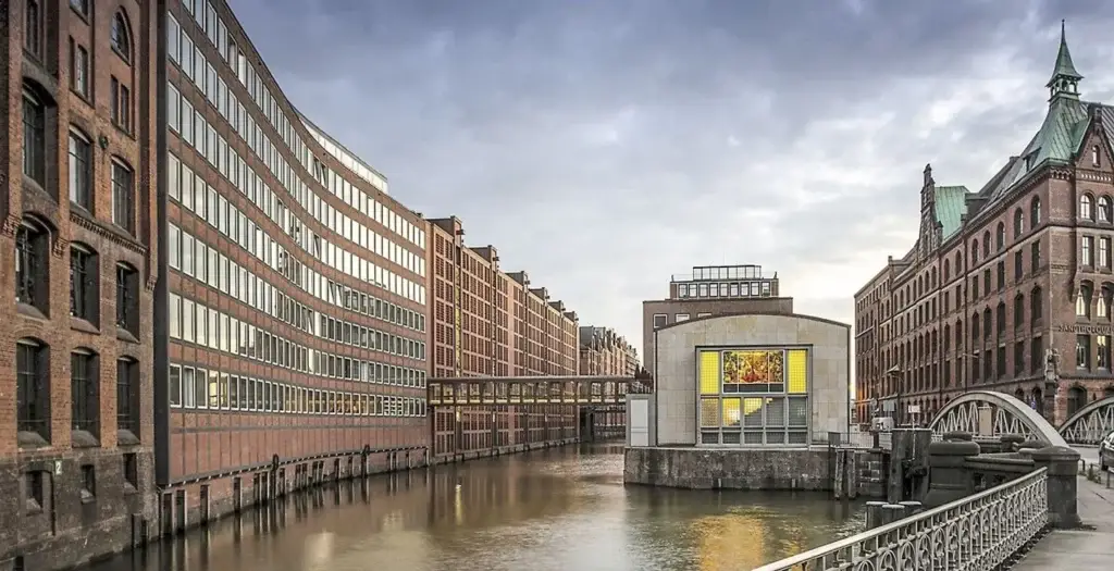 AMERON Hamburg Hotel Speicherstadt in historischem Speichergebäude mit Spa und Fitnessbereich