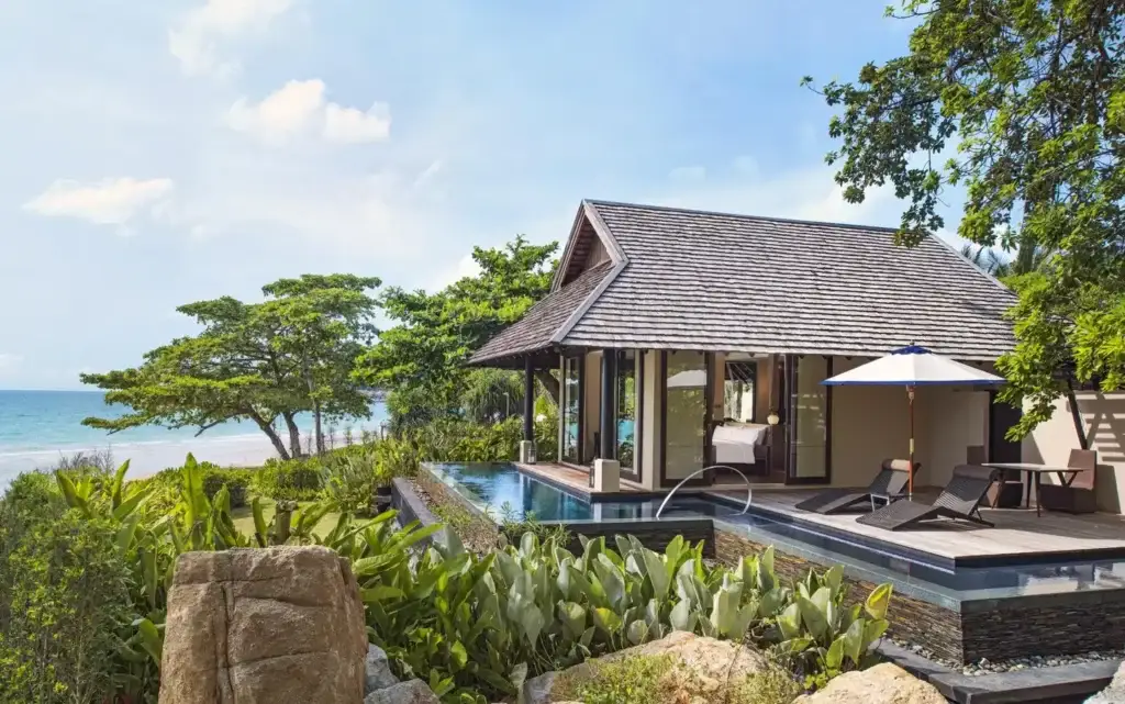 Vana Belle – A Luxury Collection Resort auf Ko Samui mit privaten Außenpools in jeder Suite, ideal für Paare und Familien.