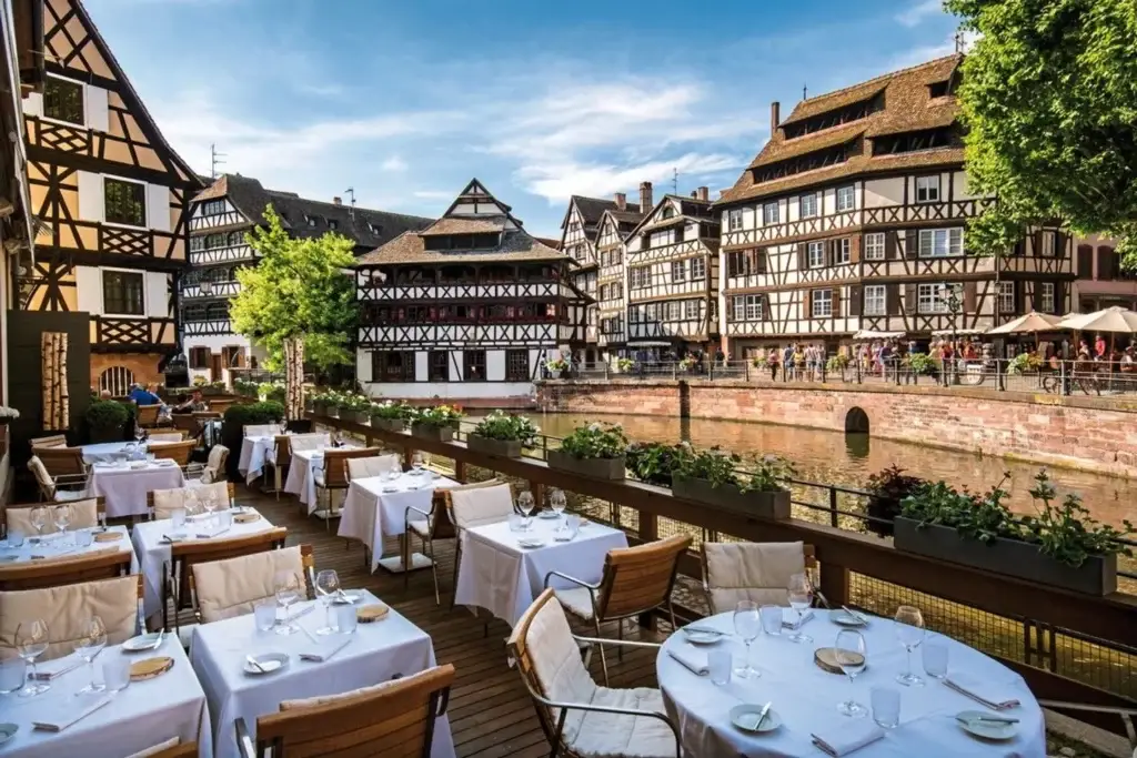 Hotel & Spa Regent Petite France in Straßburg – historisches Wassermühlengebäude direkt am Wasser im Viertel Petite France